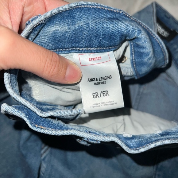 Express SUPER STRETCH Size 6 Jeans - Picture 2 of 5